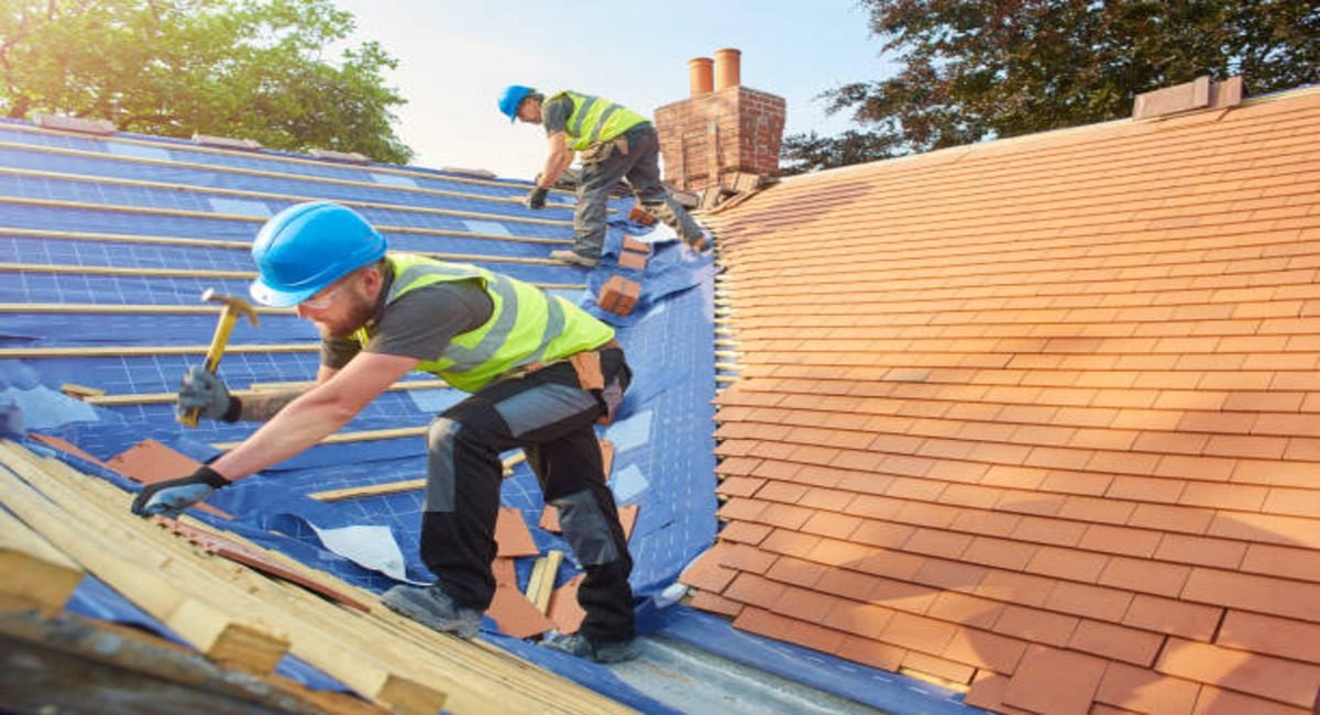 What Are the Services Offered by Roofing Contractors?