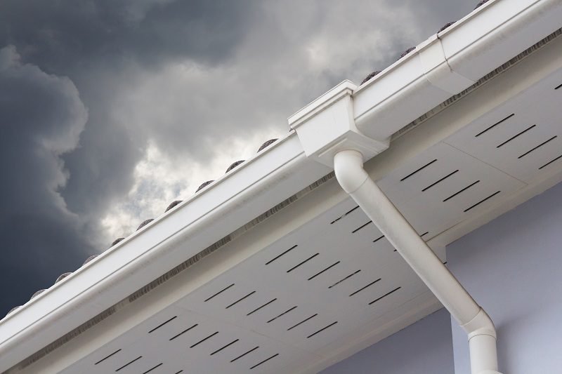 Seamless Gutters Installation Guide for Homes in Freeport